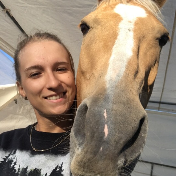 Meet your Posher, Patricia - Picture 5 of 5